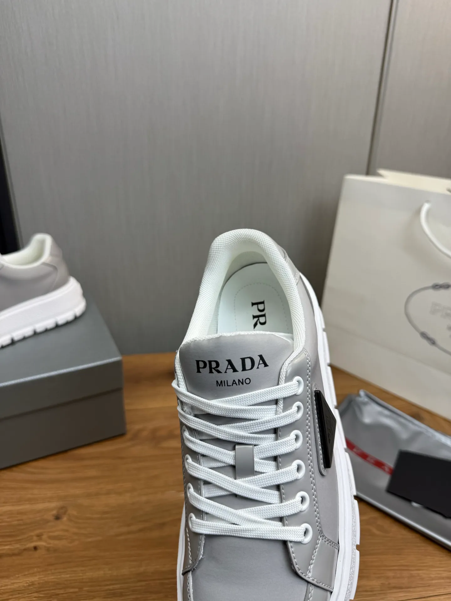 Men's shoes 💰580💰 [PRADA] Autumn and winter hot men's shoes shipped 👏Official website synchronized ⬆️Original fly-woven cowhide fabric + cowhide lining, 1⃣️:1⃣️reproduction, original sole, 38-45 (45. Customized, non-refundable)